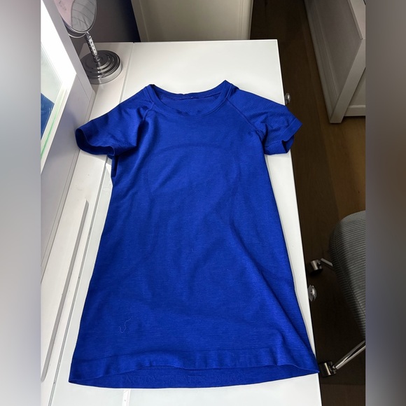 LULULEMON SWIFTY TECH SHIRT! Women's Blue Short Sleeve Top - Picture 2 of 7